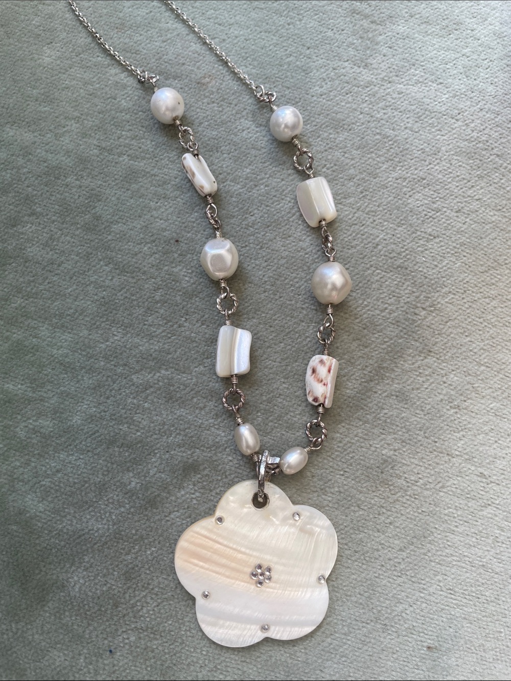 Cream-White Mother-of-Pearl Flower Pendant Necklace